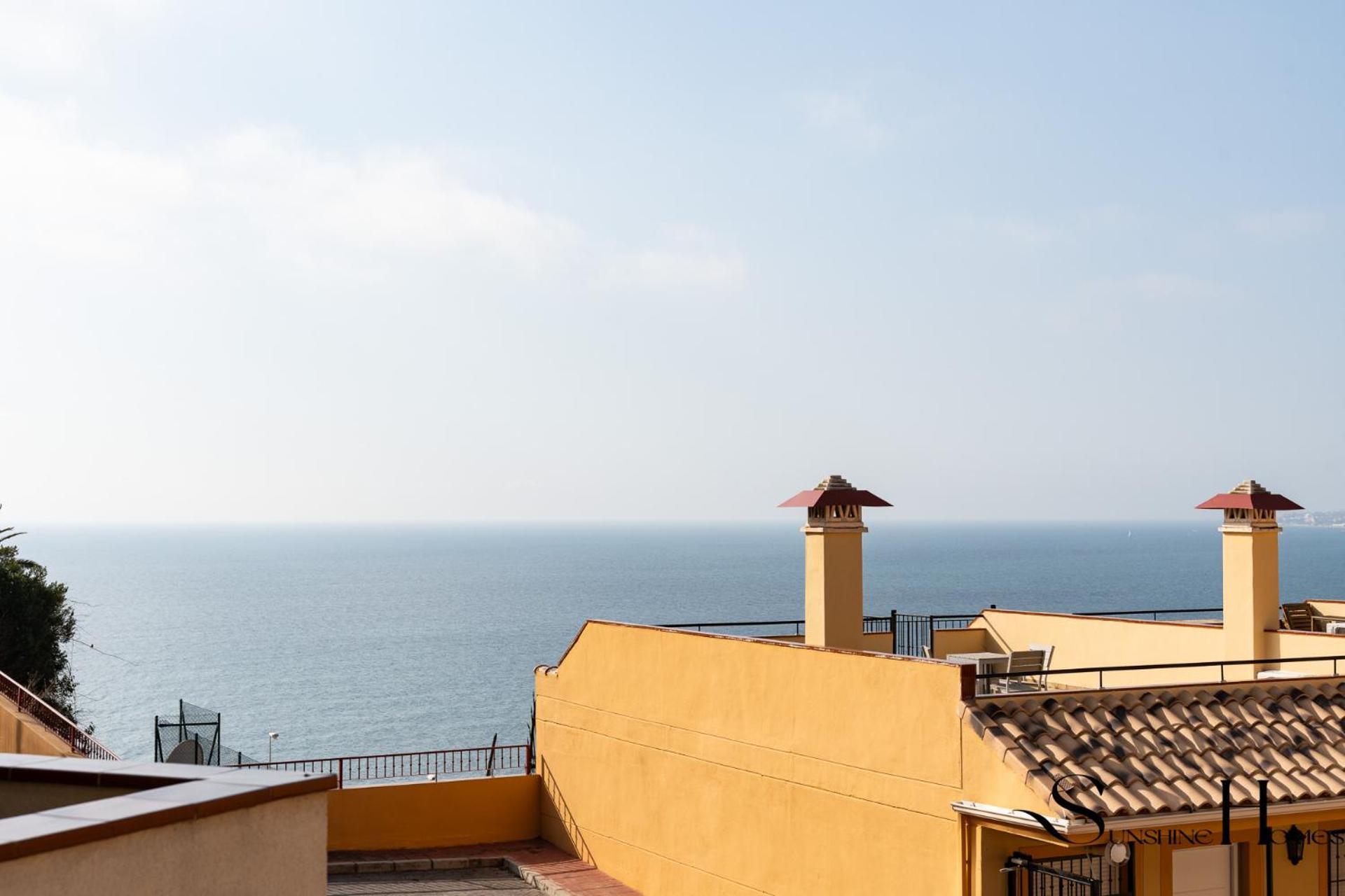 Beachside Retreat With Private Terrace Benalmádena Extérieur photo